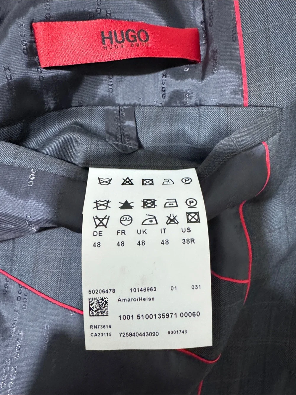 Hugo Boss mens 38R grey plaid 100% wool 2-button slim fit sport coat EUC
